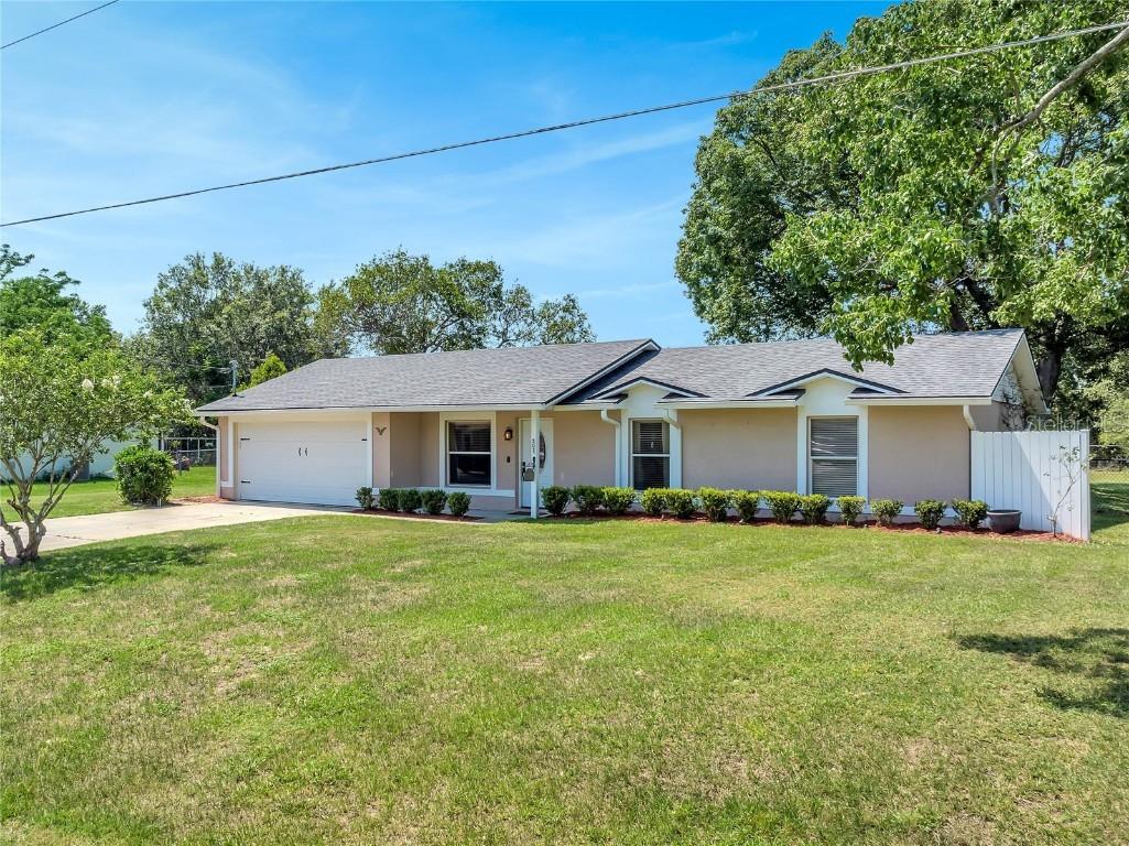 207 Marilyn Avenue Howey In The Hills FL 34737 G5069709 image1