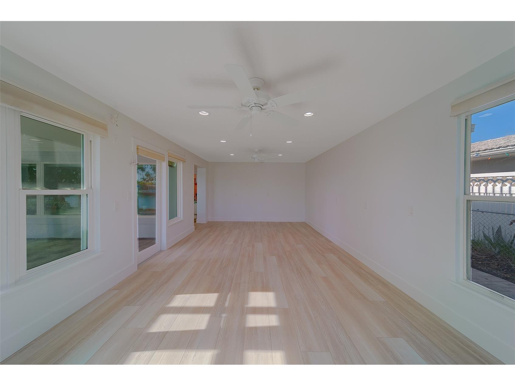 207 Midway Island Clearwater Beach FL 33767 TB8467513 image16
