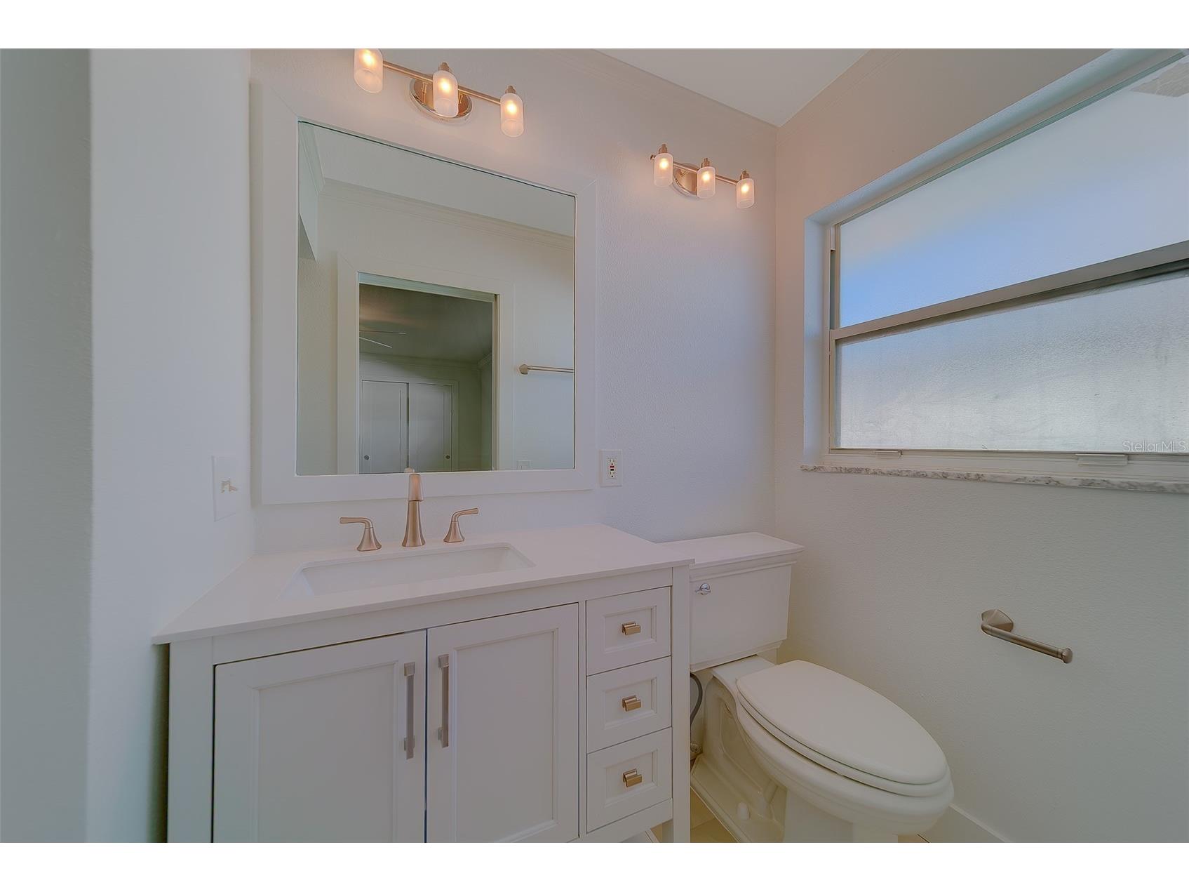 207 Midway Island Clearwater Beach FL 33767 TB8467513 image23
