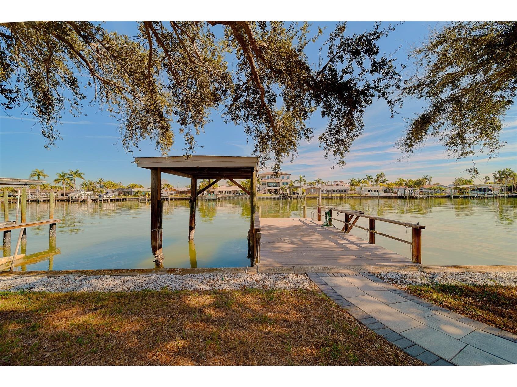 207 Midway Island Clearwater Beach FL 33767 TB8467513 image31