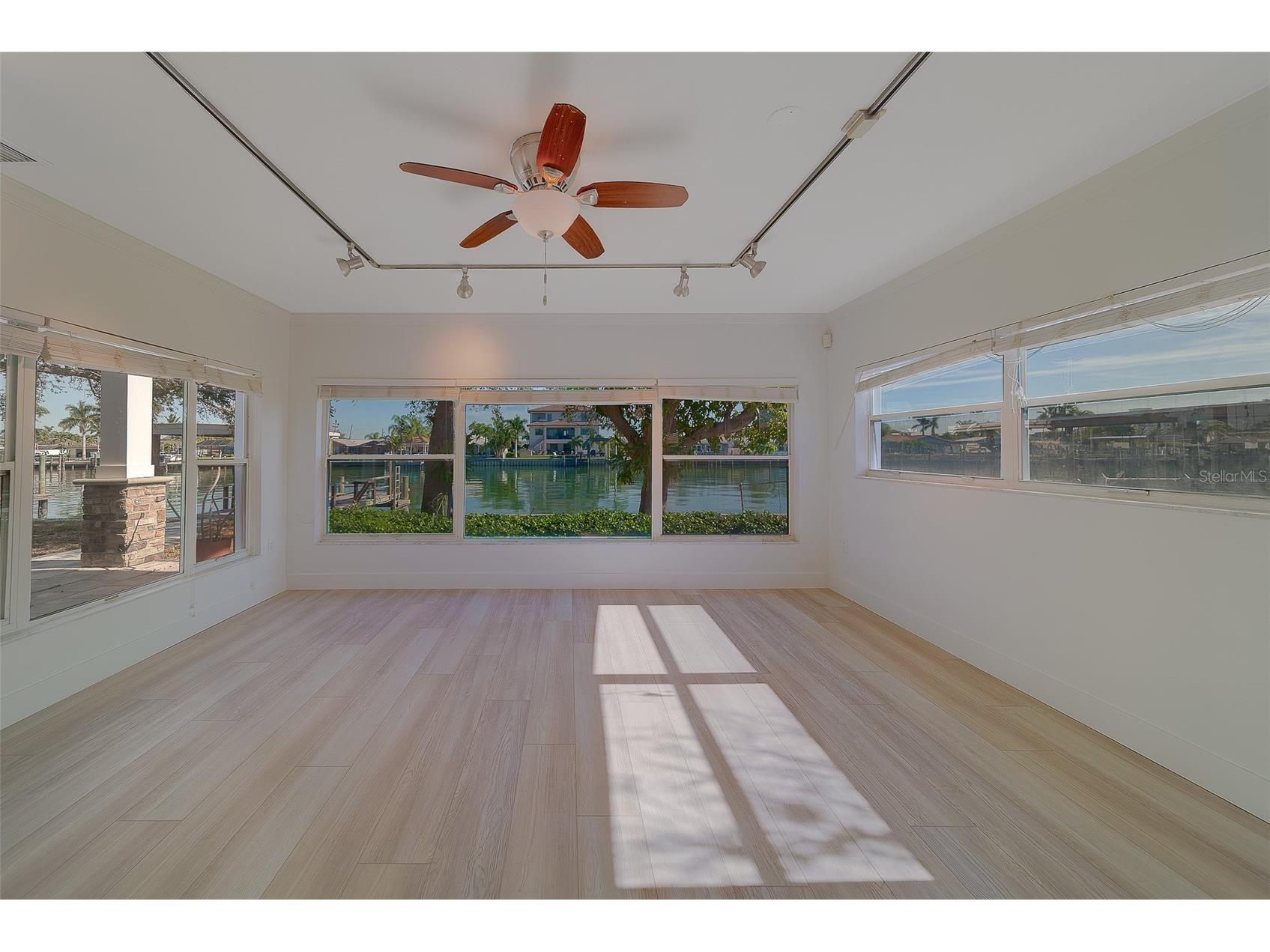207 Midway Island Clearwater Beach FL 33767 TB8467513 image37