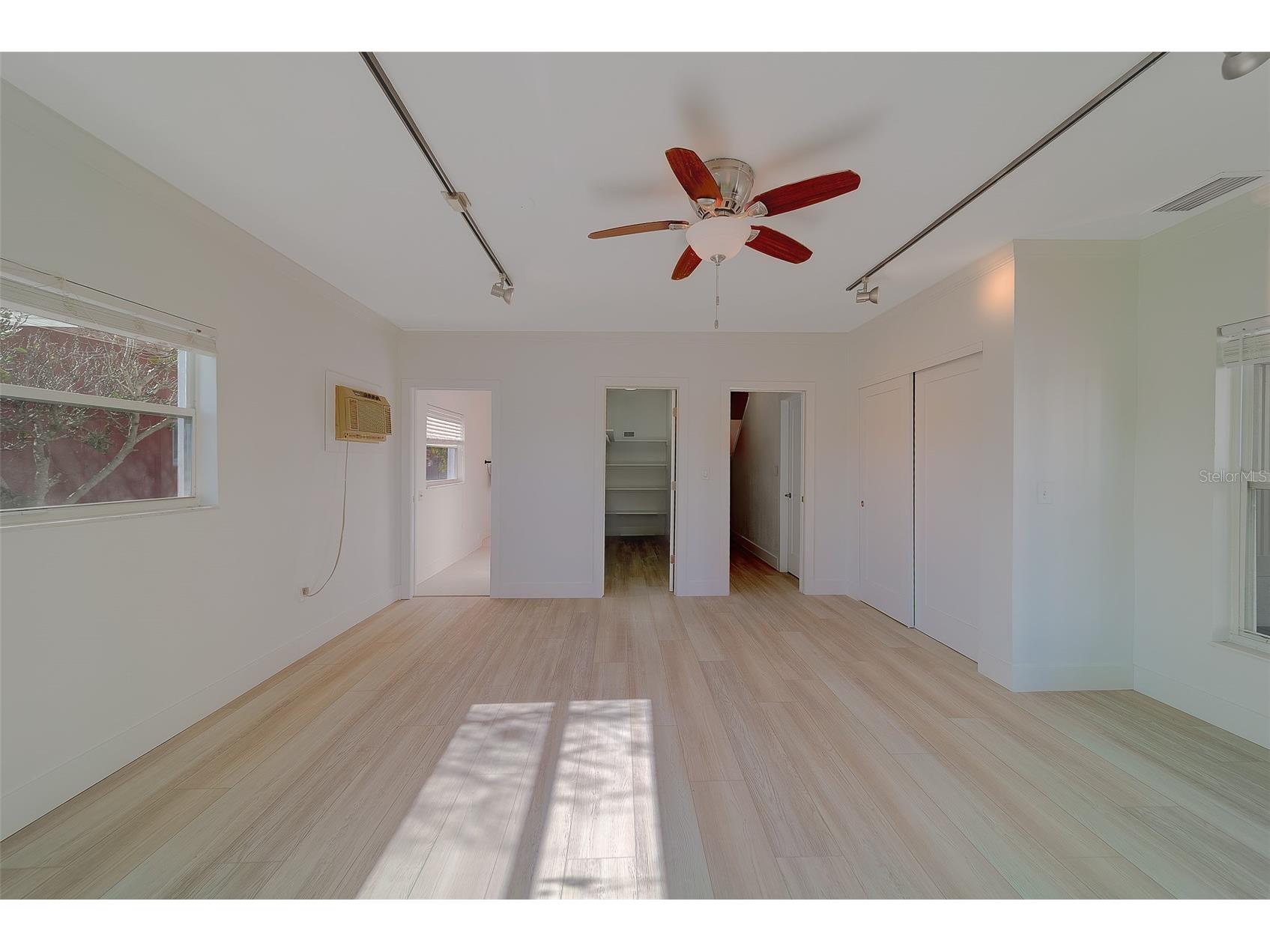 207 Midway Island Clearwater Beach FL 33767 TB8467513 image39