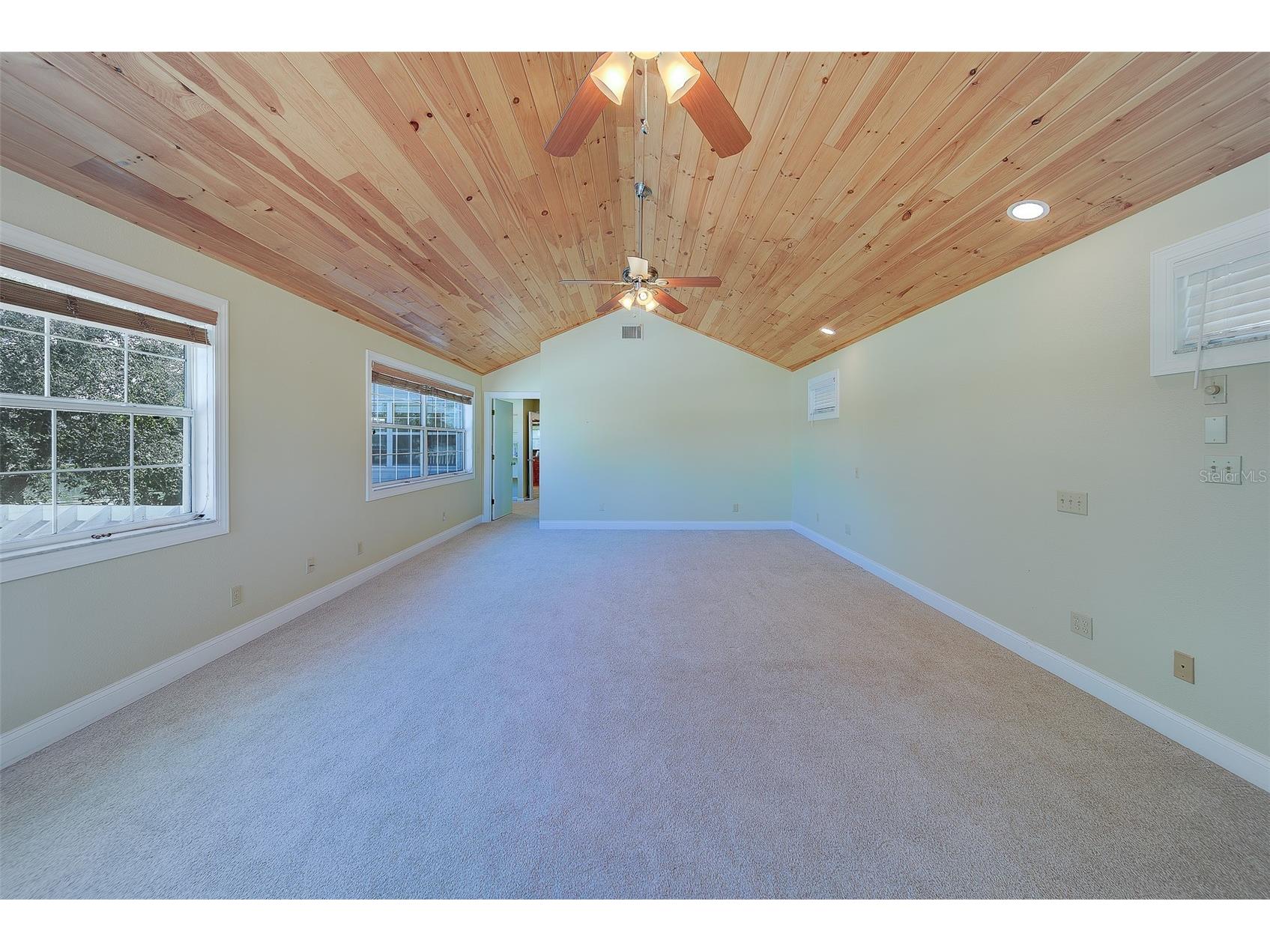207 Midway Island Clearwater Beach FL 33767 TB8467513 image51