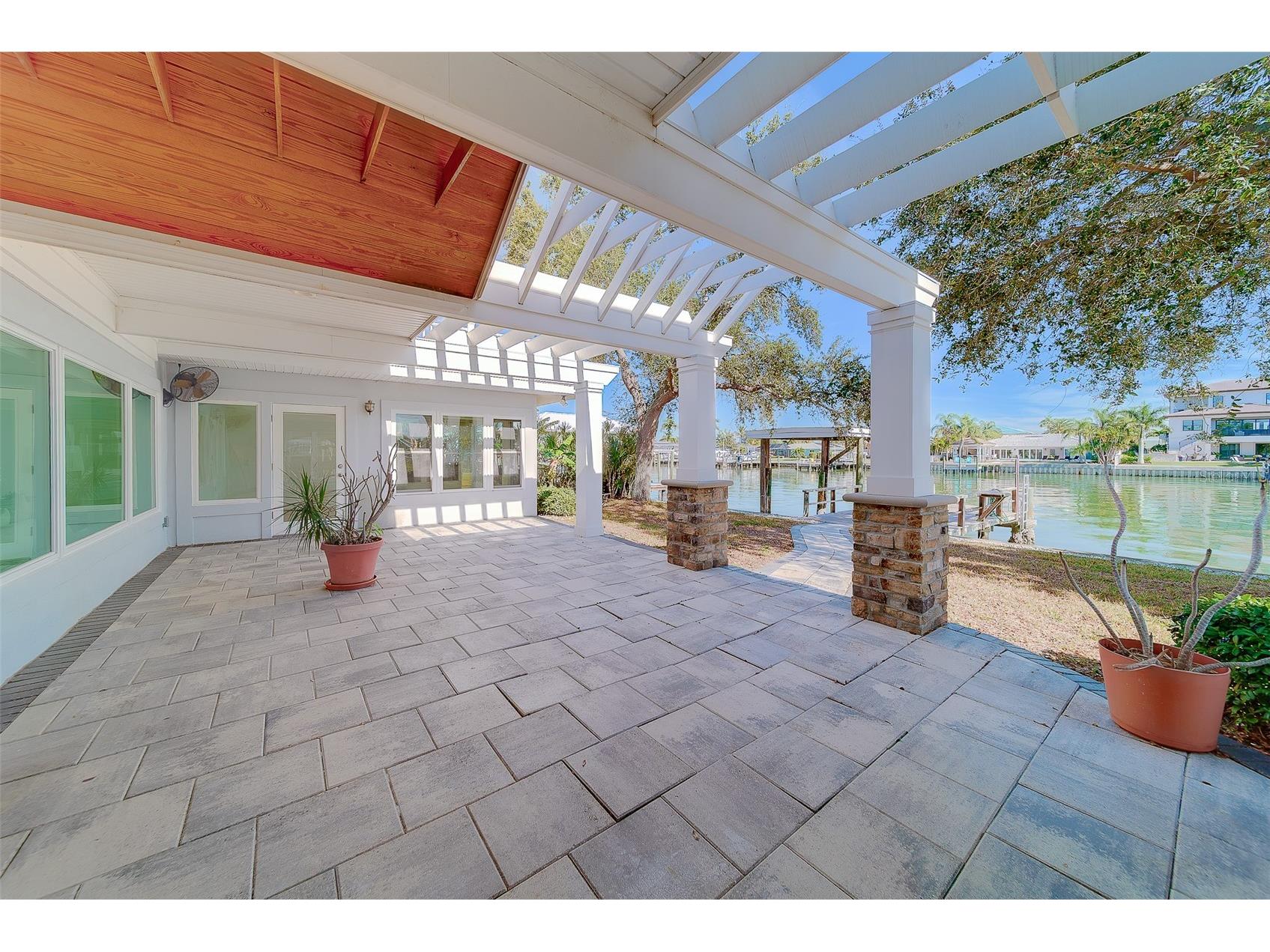 207 Midway Island Clearwater Beach FL 33767 TB8467513 image63