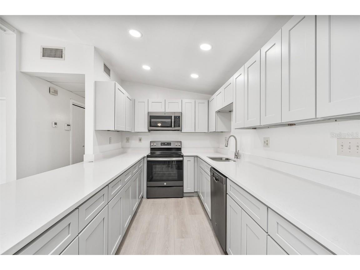 207 N 10th Street Davenport FL 33837 G5103656 image24