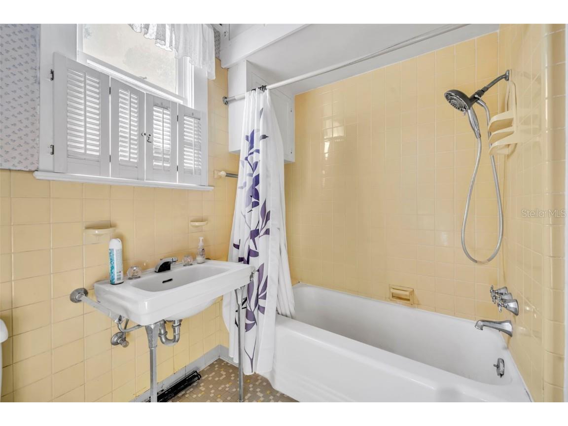 207 N Perkins Street Leesburg FL 34748 O6359442 image12