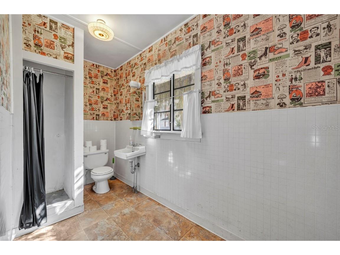 207 N Perkins Street Leesburg FL 34748 O6359442 image17