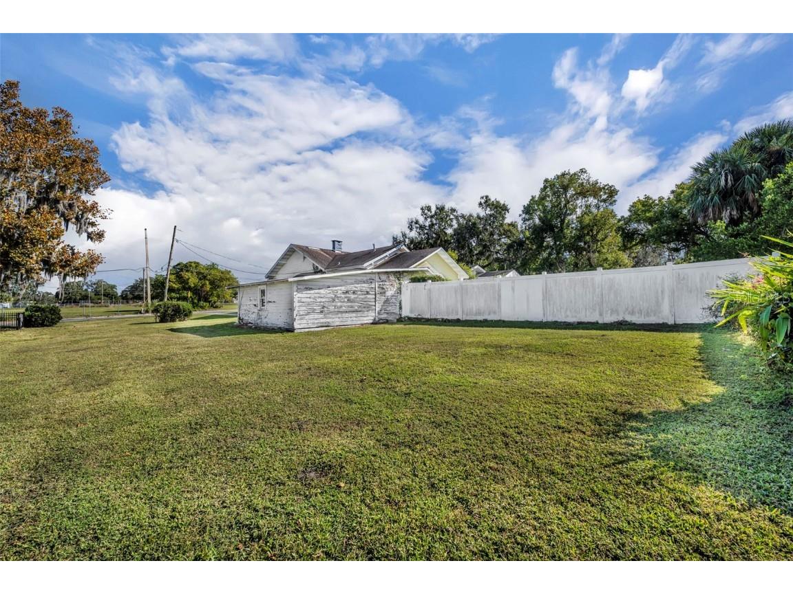 207 N Perkins Street Leesburg FL 34748 O6359442 image24