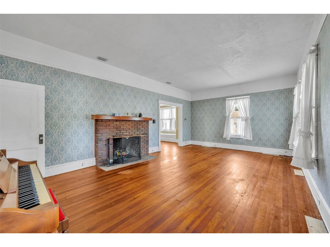 207 N Perkins Street Leesburg FL 34748 O6359442 image5