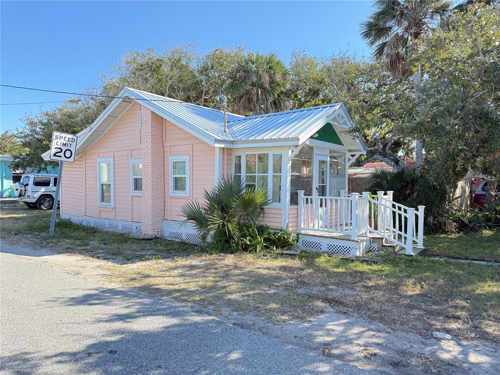 207 N Pine Street New Smyrna Beach FL 32169 NS1087298 image1