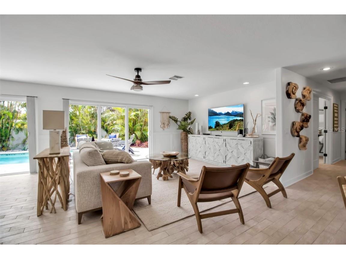 207 Peacock Lane Holmes Beach FL 34217 A4662159 image5