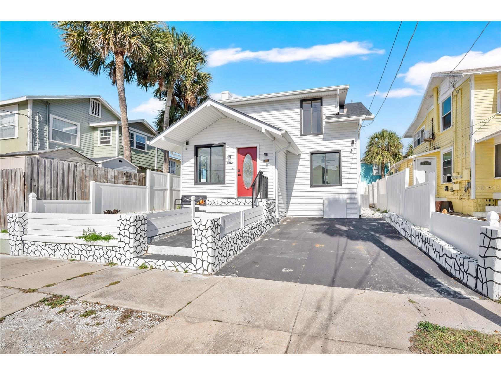 207 S Oleander Avenue Daytona Beach FL 32118 O6390681 image1