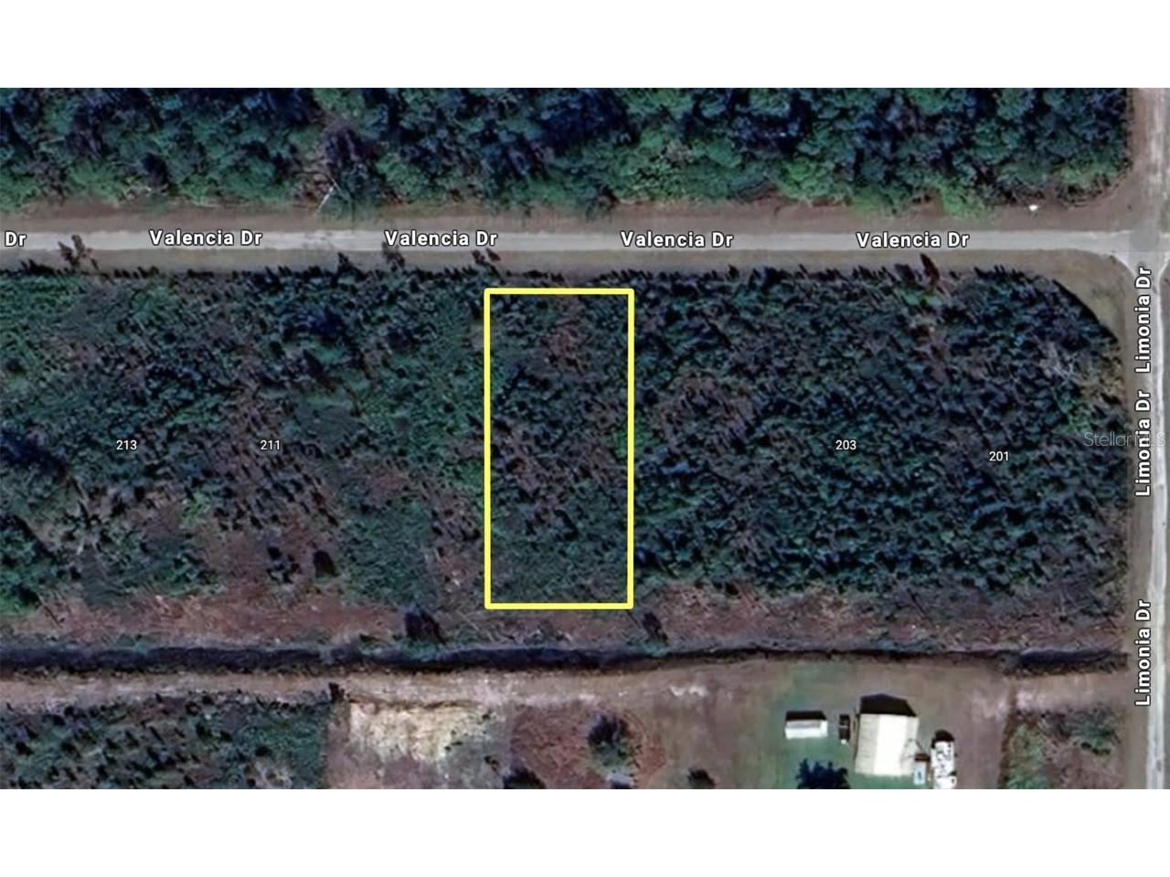 207 Valencia Drive Indian Lake Estates FL 33855 - LAKE WALK-IN-WATER T3486292 image1