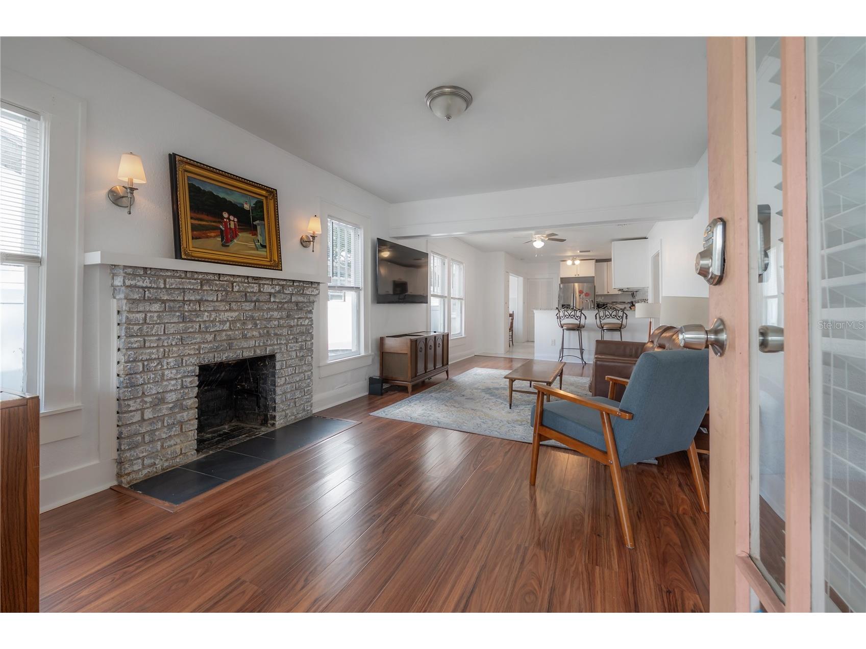 207 W Hiawatha Street Tampa FL 33604 TB8495125 image2