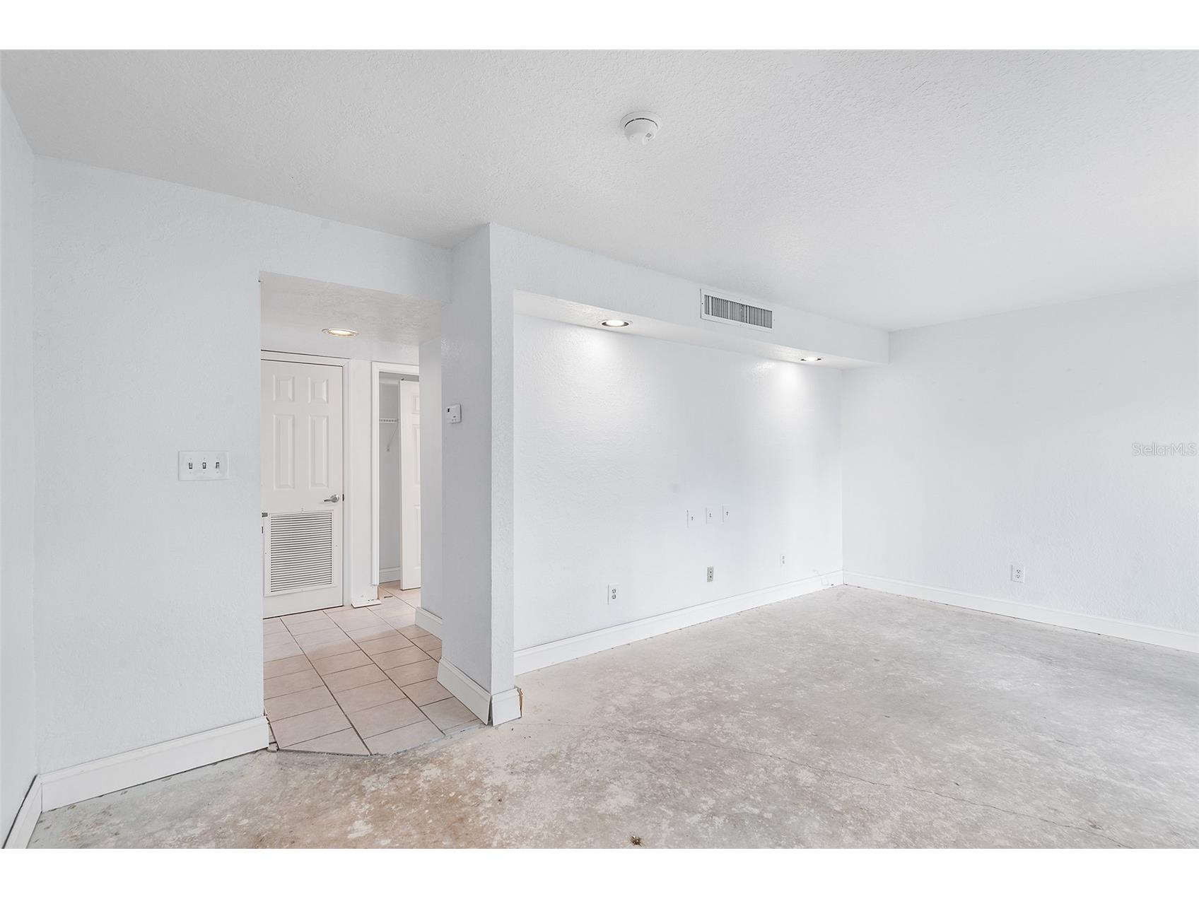 2070/2071 Corner Lake Drive #AB Haines City FL 33844 P4938021 image16
