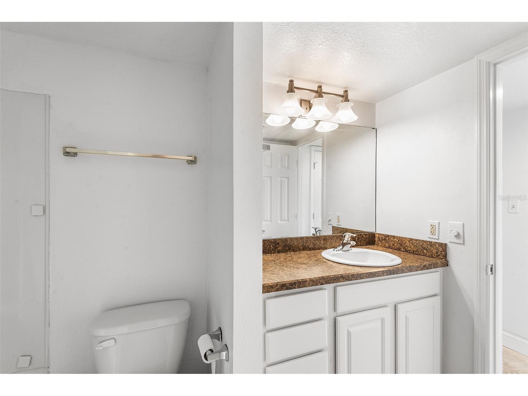 2070/2071 Corner Lake Drive #AB Haines City FL 33844 P4938021 image24
