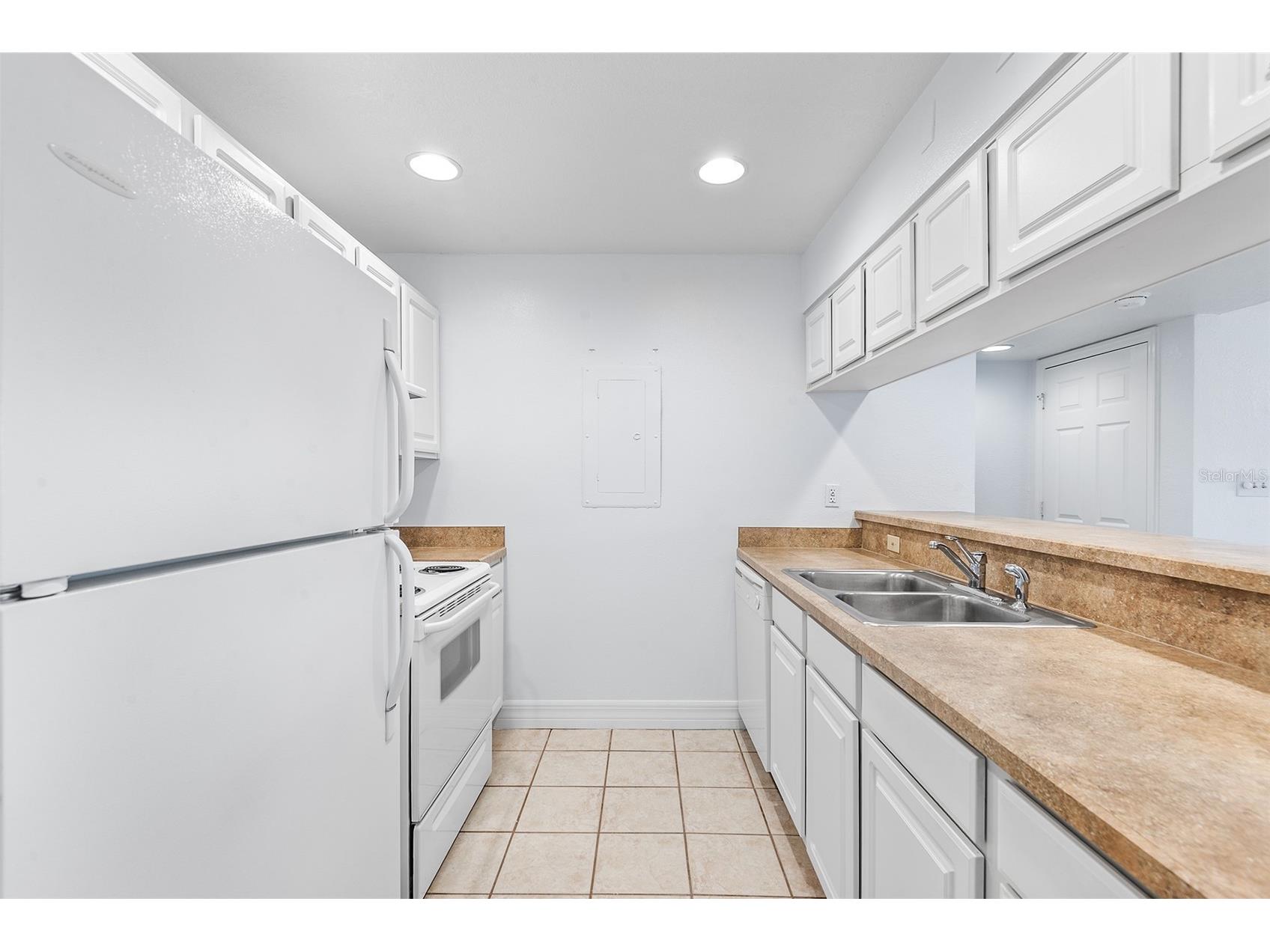 2070/2071 Corner Lake Drive #AB Haines City FL 33844 P4938021 image6