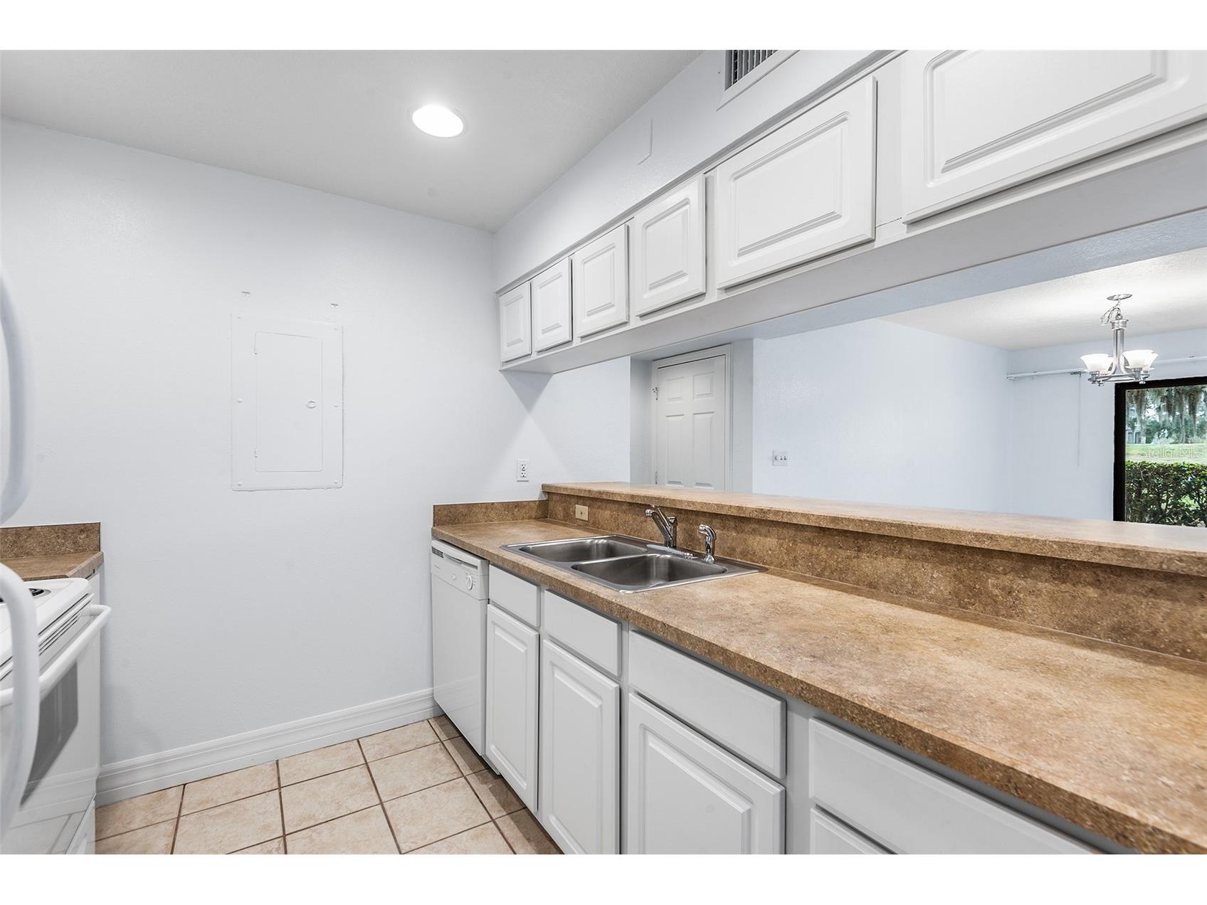2070/2071 Corner Lake Drive #AB Haines City FL 33844 P4938021 image7