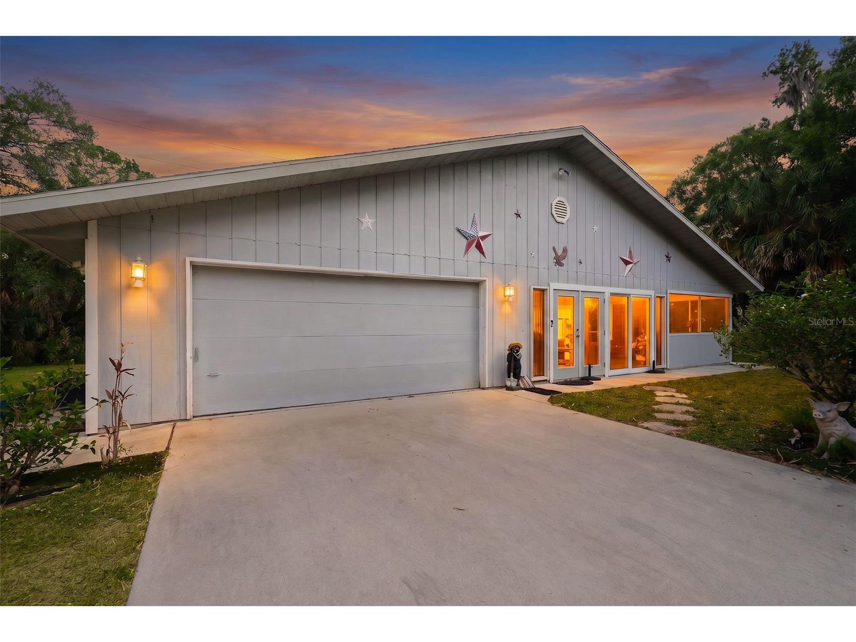2070 59th Street Sarasota FL 34243 A4691713 image1