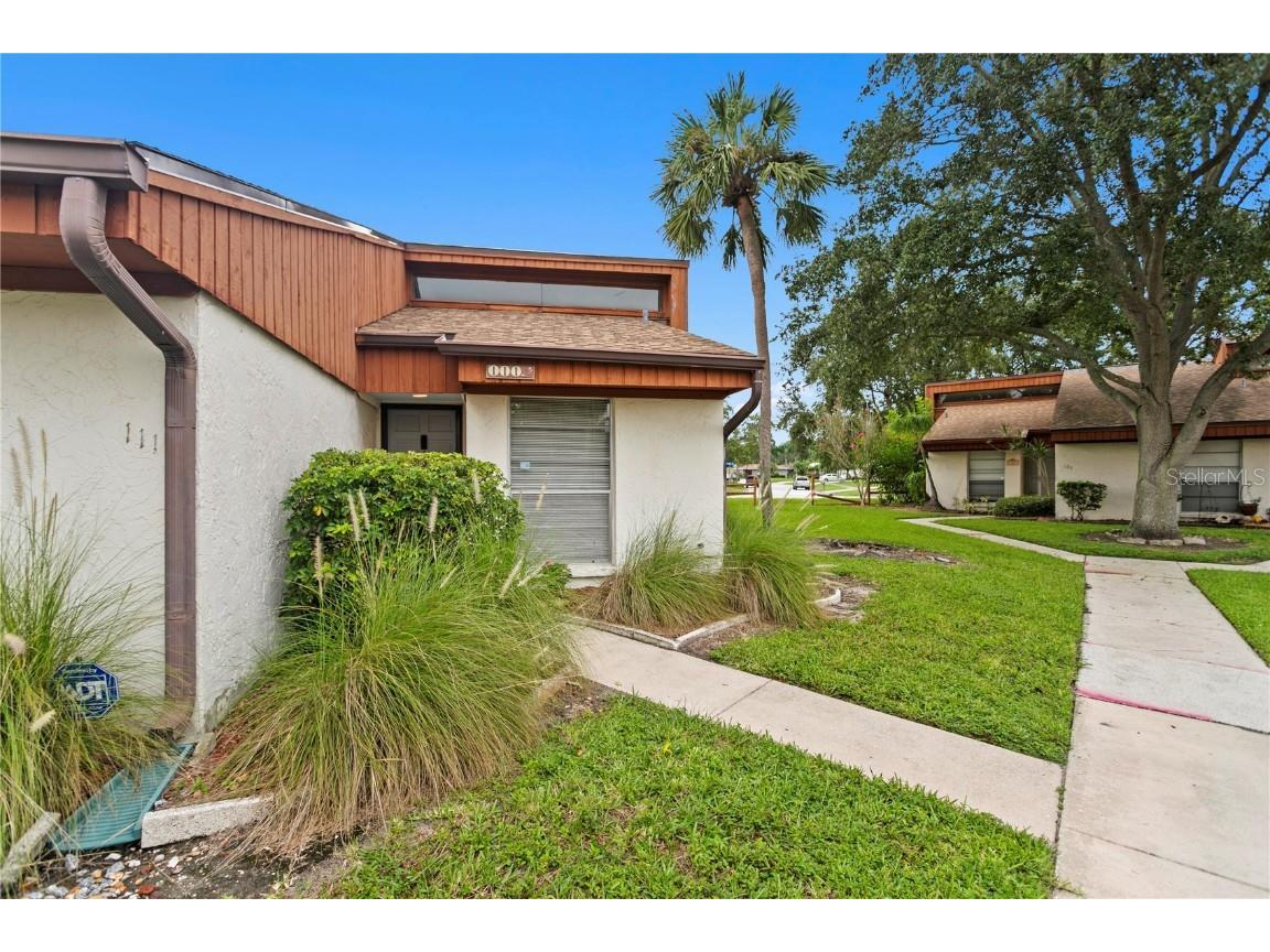 2070 Sunset Point Road #111 Clearwater FL 33765 TB8371805 image1