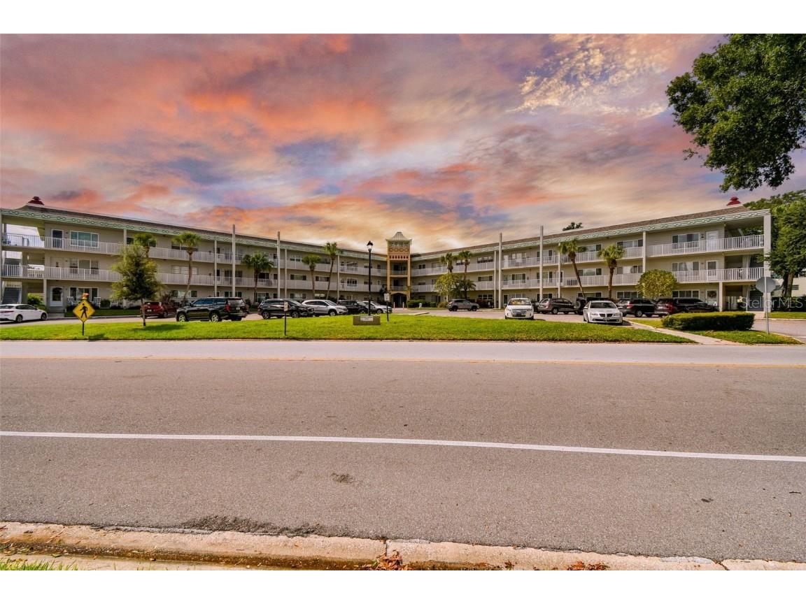 2070 World Parkway Boulevard #40 Clearwater FL 33763 U8174026 image1