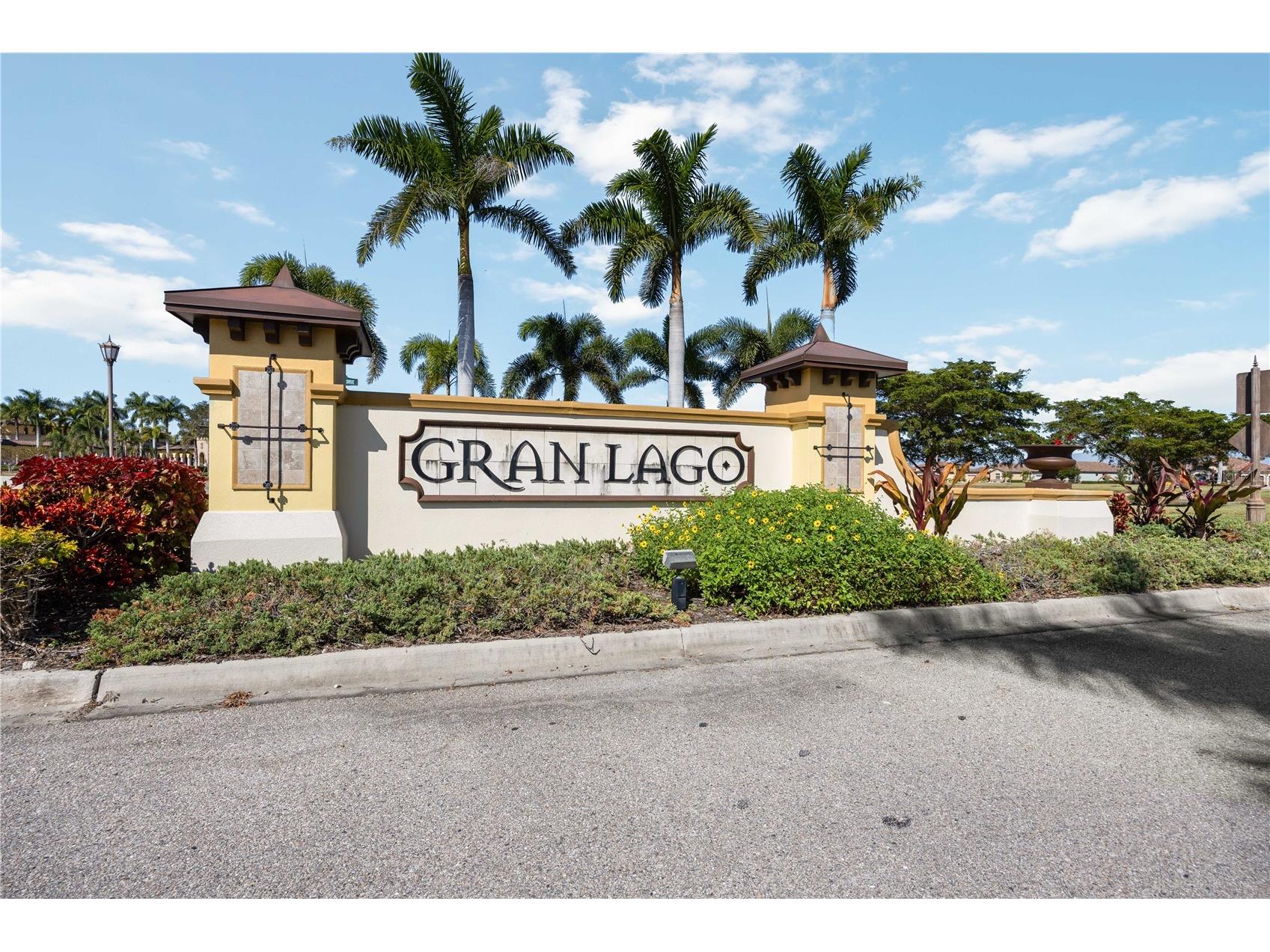 20700 Granlago Drive Venice FL 34293 N6142226 image2