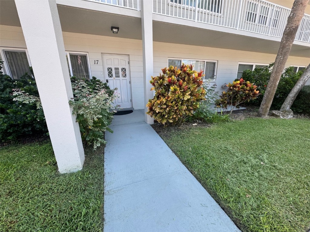2071 Australia Way W #17 Clearwater FL 33763 TB8421331 image1
