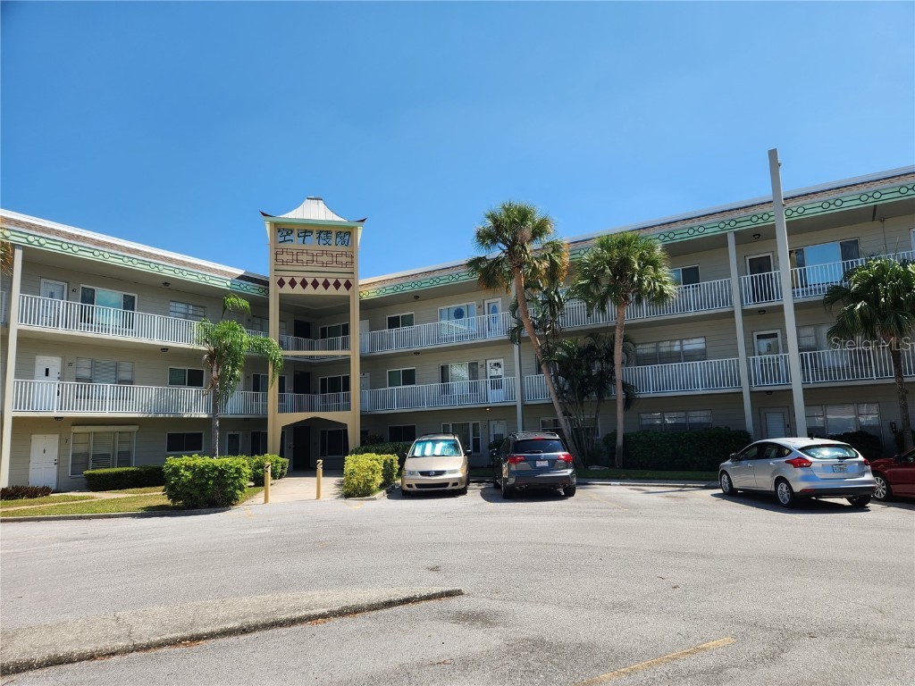2071 Australia Way W #33 Clearwater FL 33763 U8214868 image1