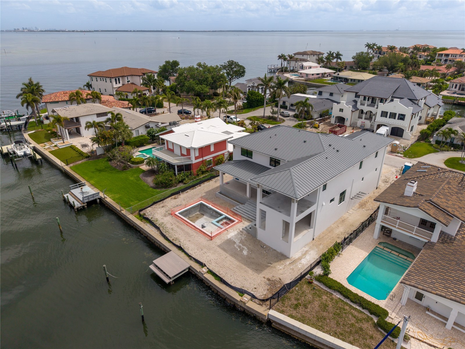 2071 Illinois Avenue NE Saint Petersburg FL 33703 TB8494822 image1