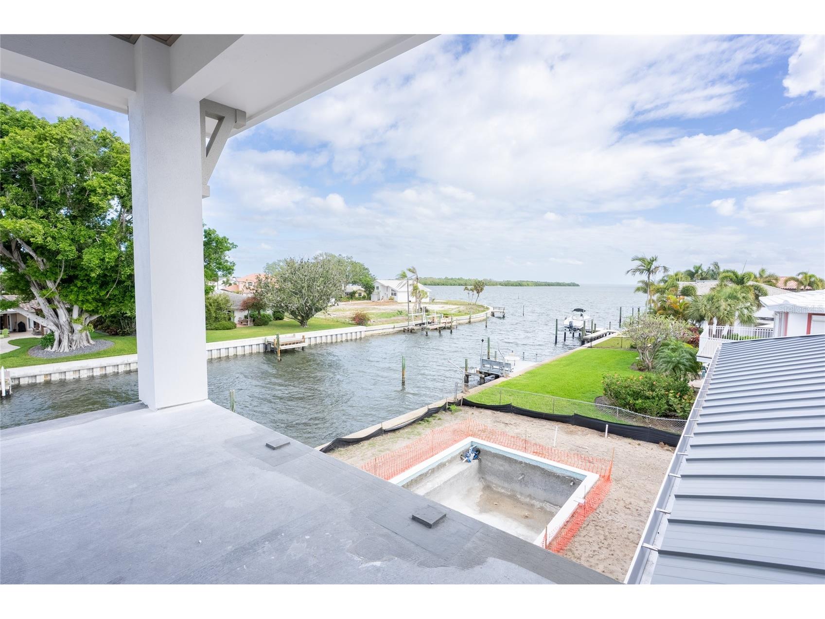 2071 Illinois Avenue NE Saint Petersburg FL 33703 TB8494822 image5