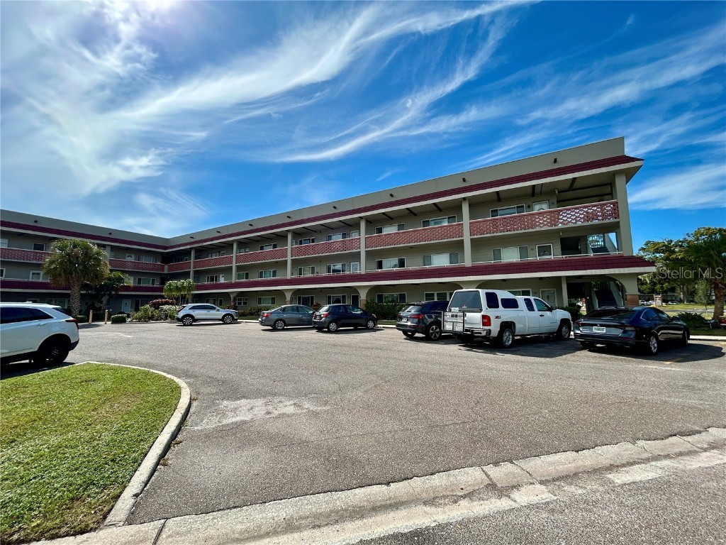 2072 Australia Way W #32 Clearwater FL 33763 TB8429687 image1