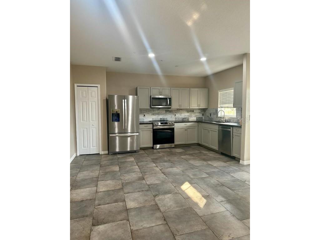 2072 Cypress Bay Boulevard Kissimmee FL 34743 O6174956 image1