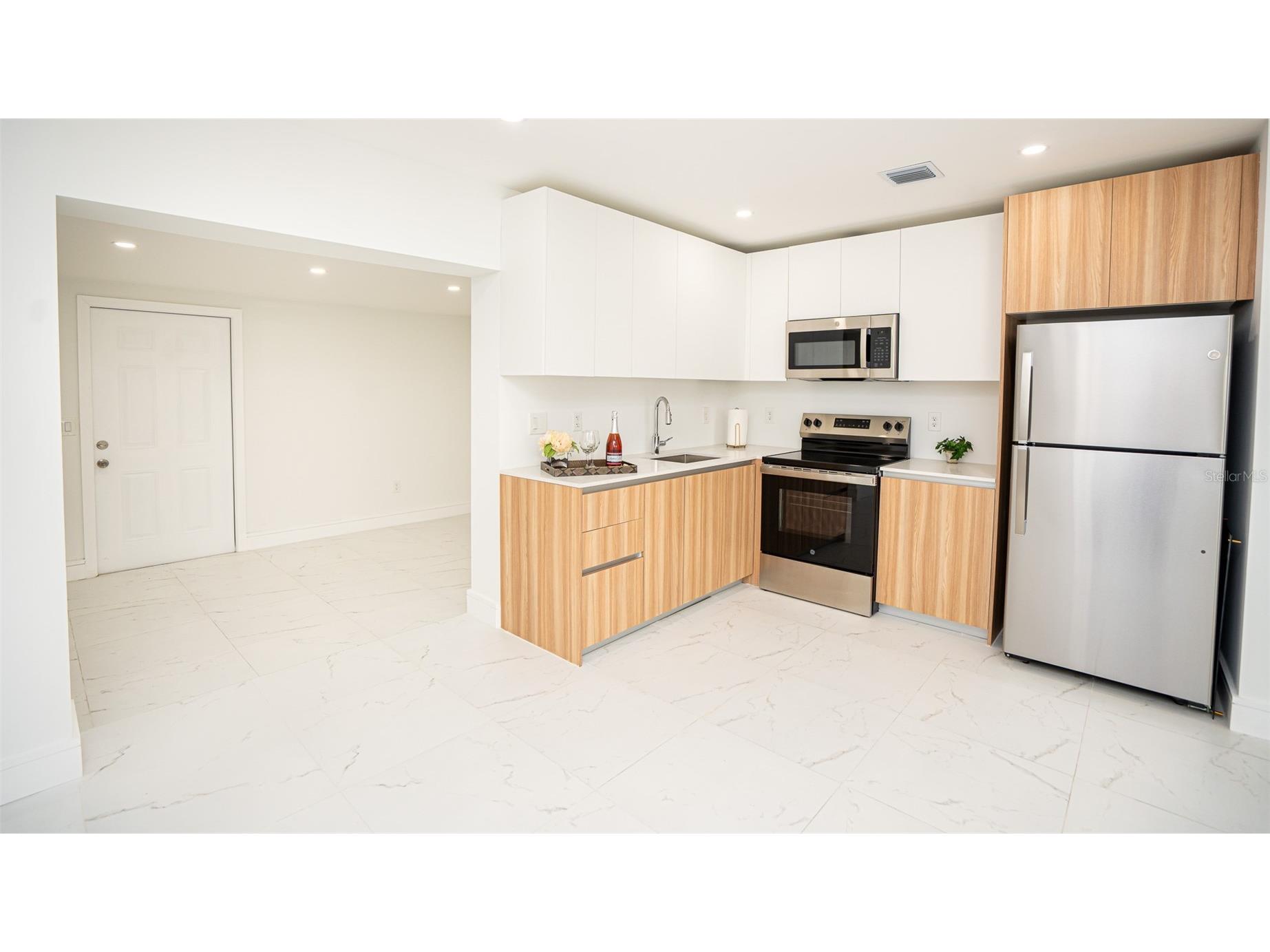 20720 NW 34 Avenue Miami Gardens FL 33056 TB8513778 image6