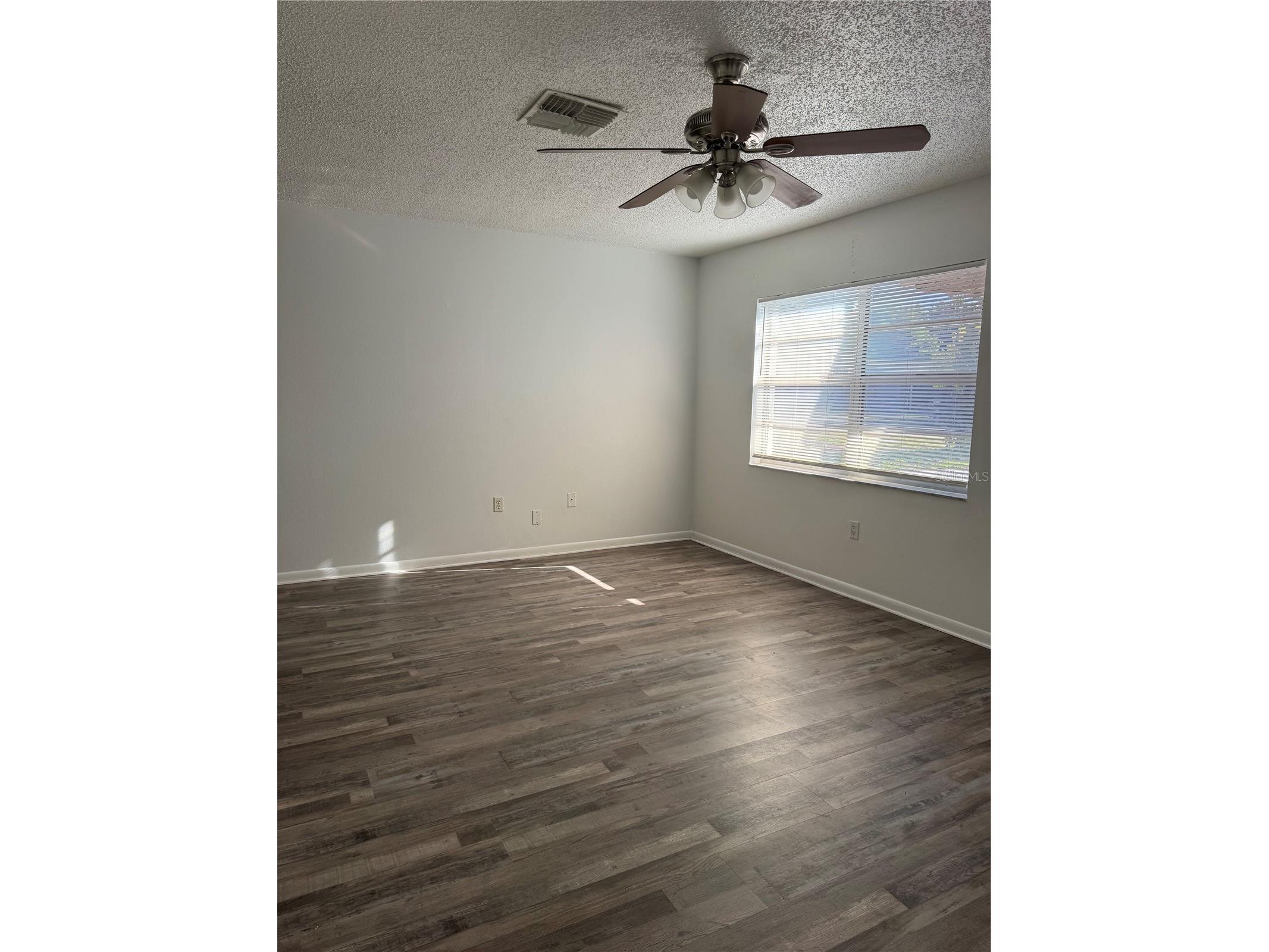 2074 Dodge Street Clearwater FL 33760 TB8491752 image4
