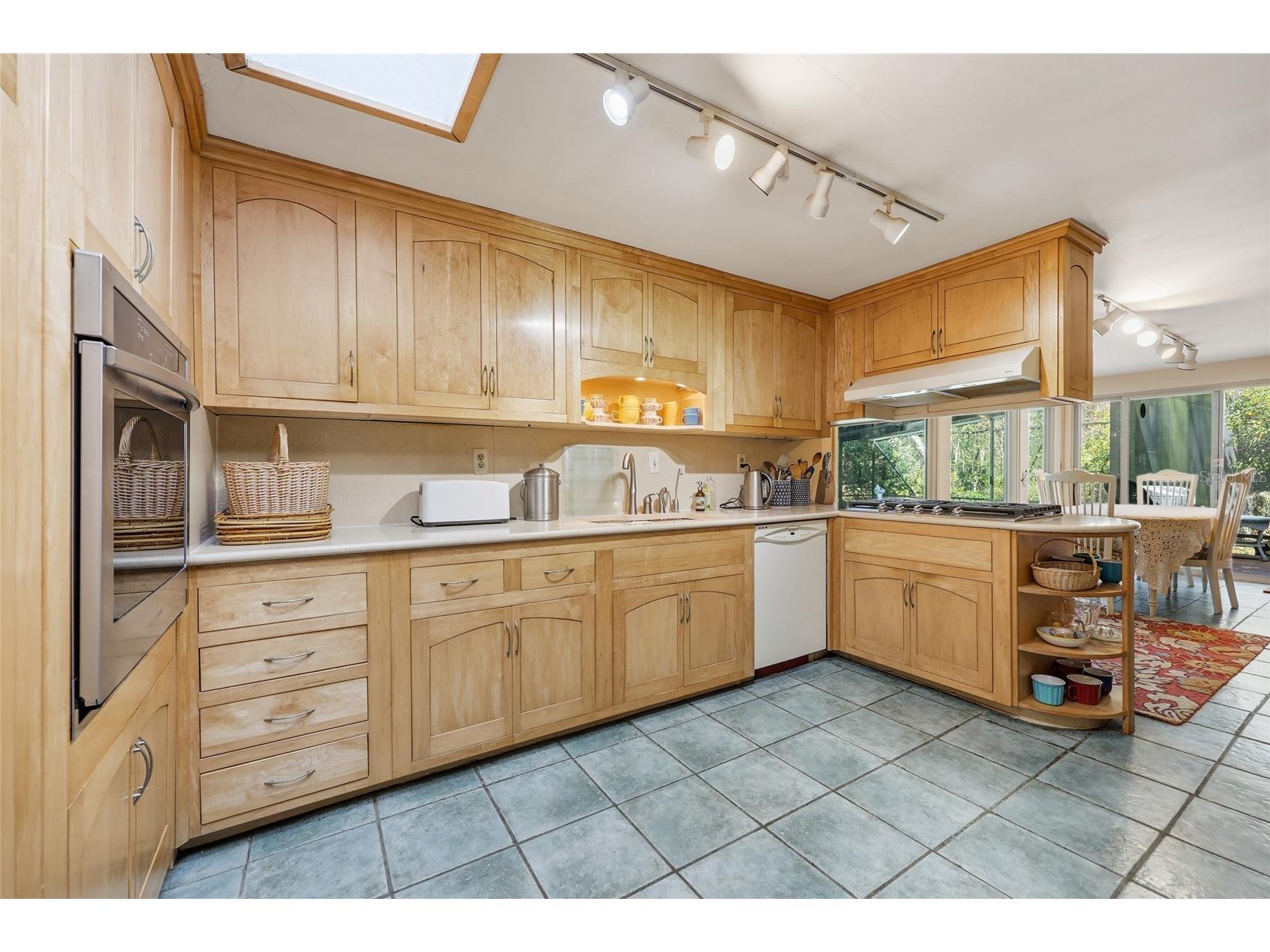 2074 NW 11th Road Gainesville FL 32605 GC537601 image10