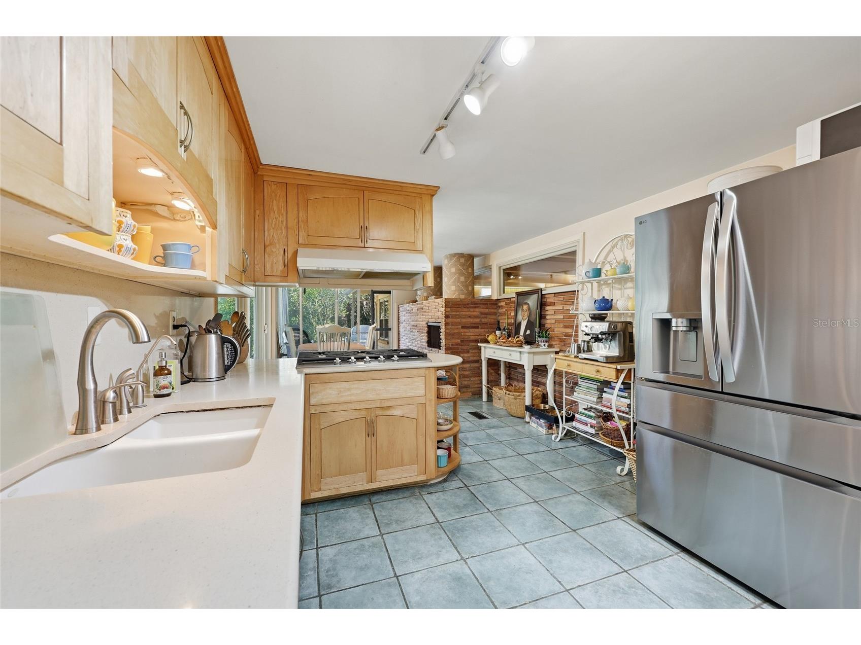 2074 NW 11th Road Gainesville FL 32605 GC537601 image11