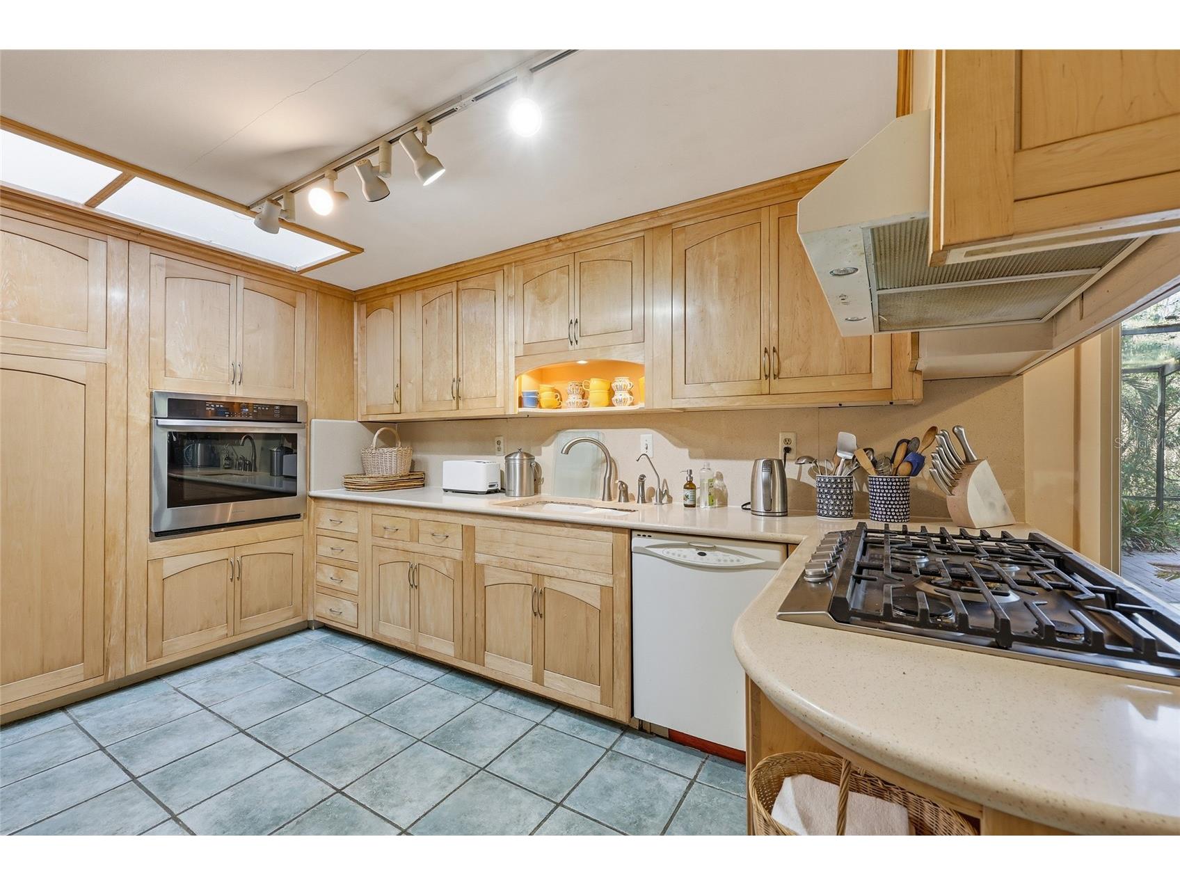 2074 NW 11th Road Gainesville FL 32605 GC537601 image12