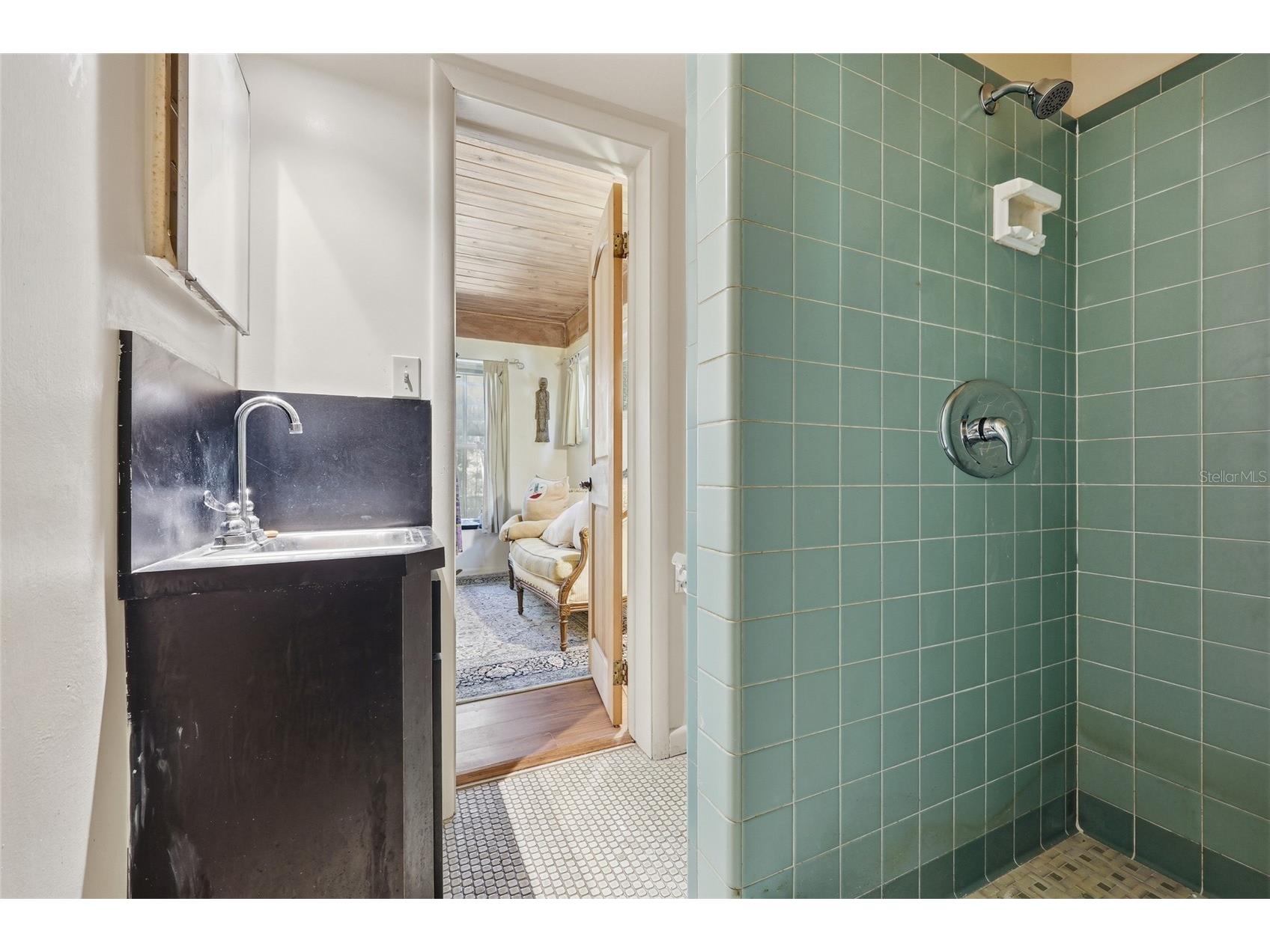 2074 NW 11th Road Gainesville FL 32605 GC537601 image29