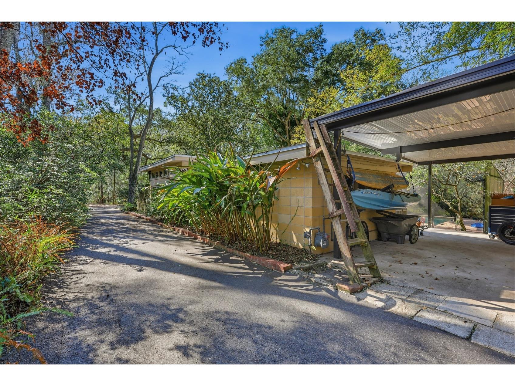 2074 NW 11th Road Gainesville FL 32605 GC537601 image44