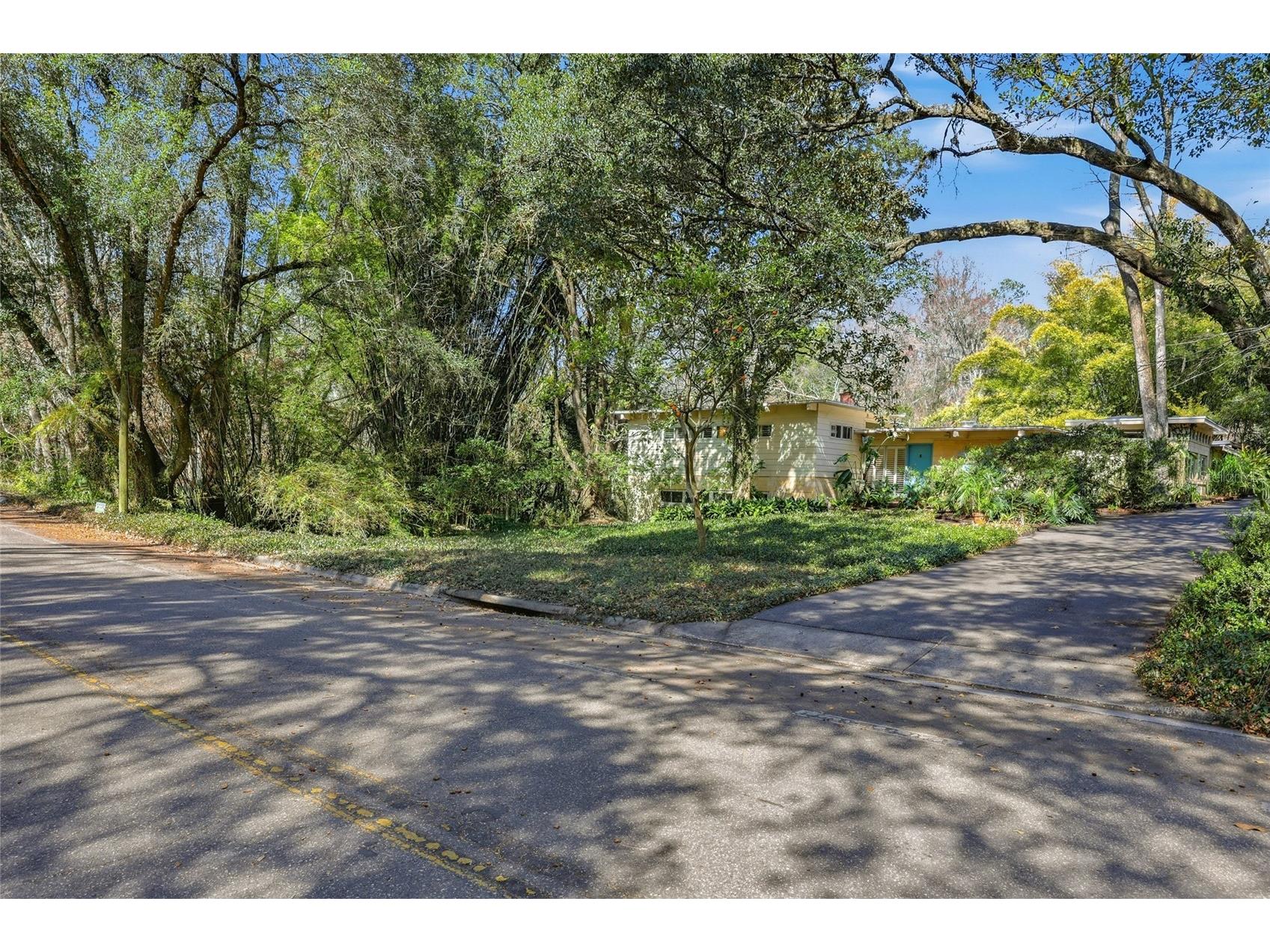 2074 NW 11th Road Gainesville FL 32605 GC537601 image54