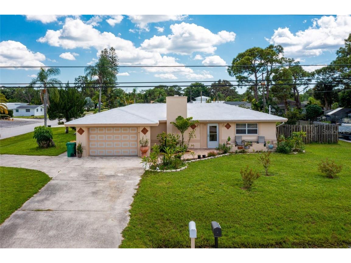 2075 Mississippi Avenue Englewood FL 34224 D6121436 image1