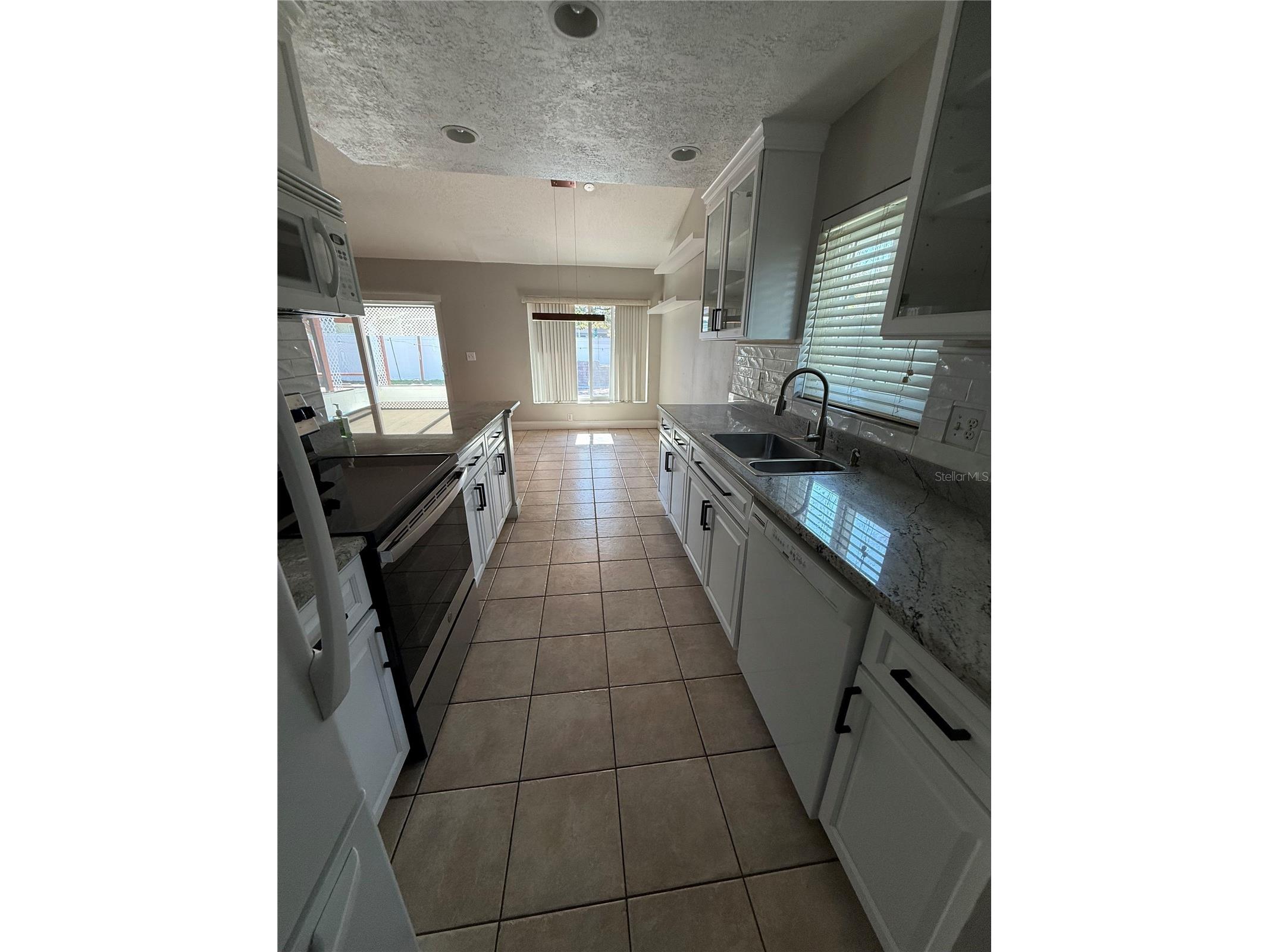 2075 Shadow Pine Drive Brandon FL 33511 TB8460547 image16