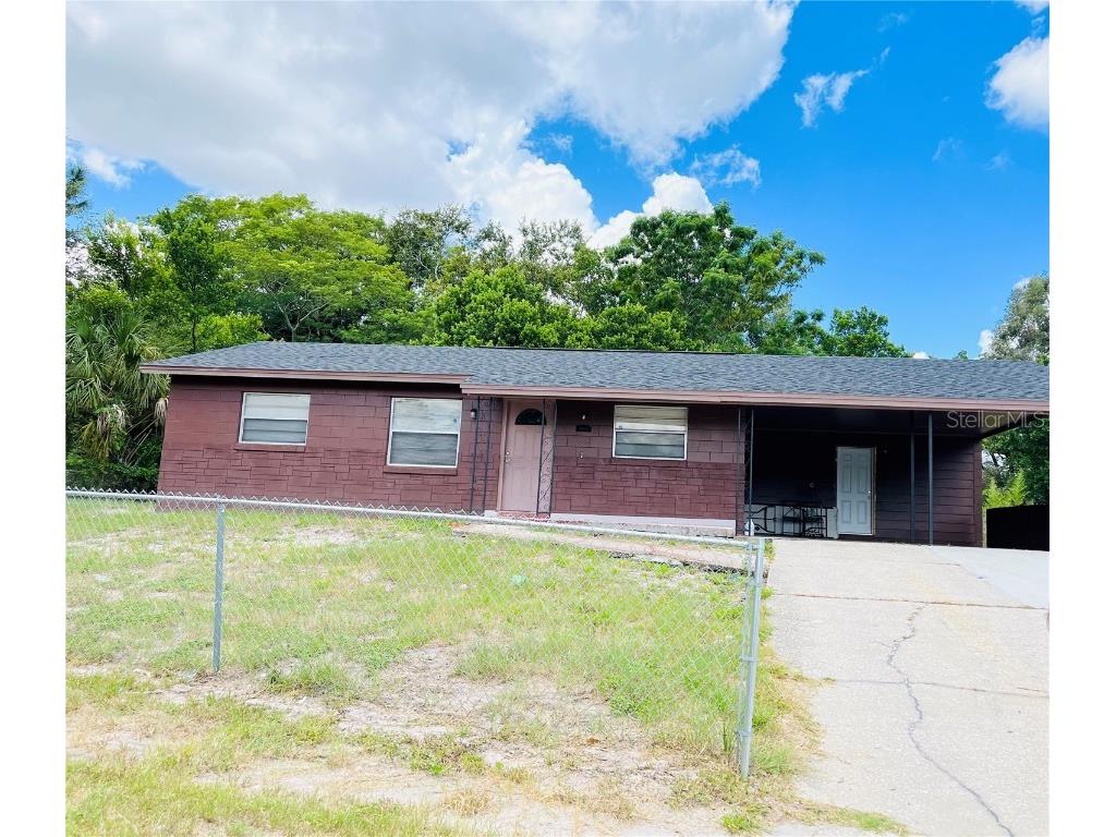 2076 Hartford Place Orlando FL 32808 O6136946 image1