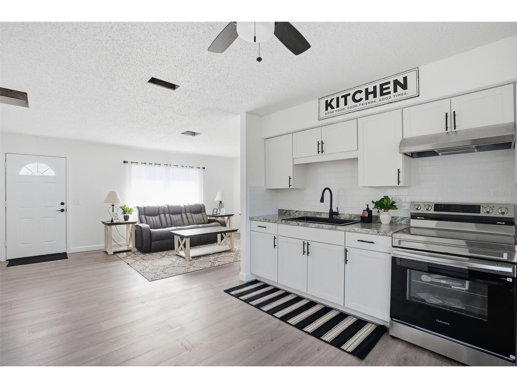 2076 Landover Boulevard Spring Hill FL 34608 W7883704 image3