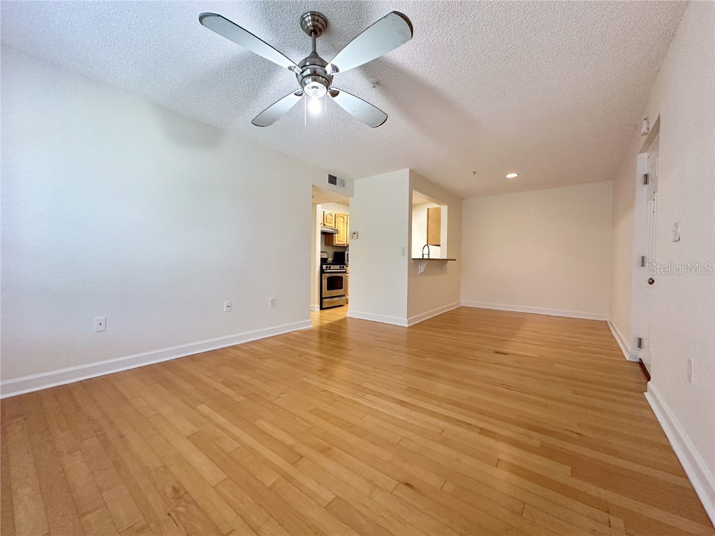 2077 Dixie Belle Drive #2077H Orlando FL 32812 O6370658 image3