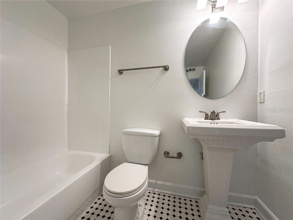 2077 Dixie Belle Drive #2077H Orlando FL 32812 O6370658 image9