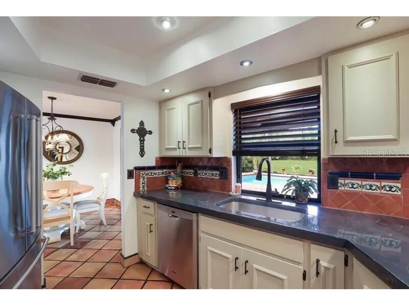 2077 Racimo Drive Sarasota FL 34240 O6363958 image3