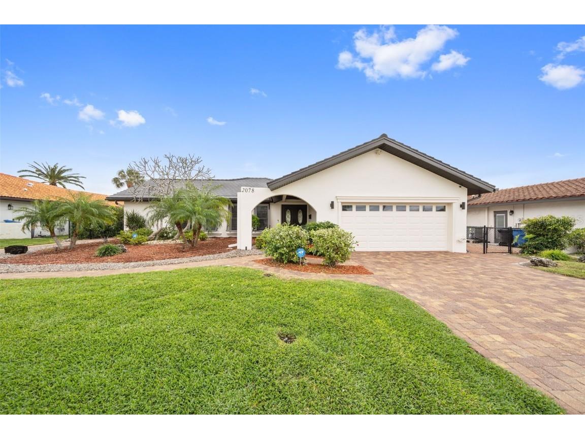 2078 Montana Avenue NE Saint Petersburg FL 33703 U8225834 image1