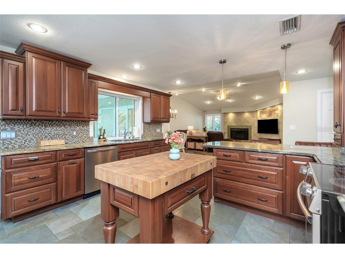 2079 Swan Lane Safety Harbor FL 34695 TB8450852 image8