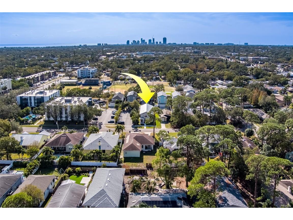 208 47th Avenue N Saint Petersburg FL 33703 TB8328843 image1